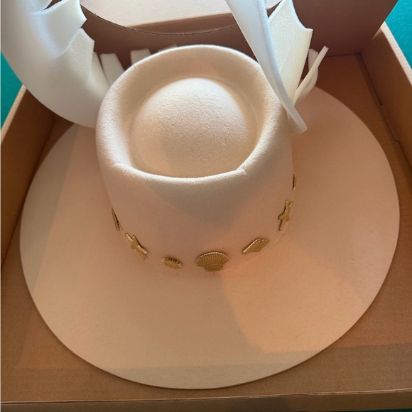 Lack Of Color Cream Hat with Gold Details - Picture 4 of 4